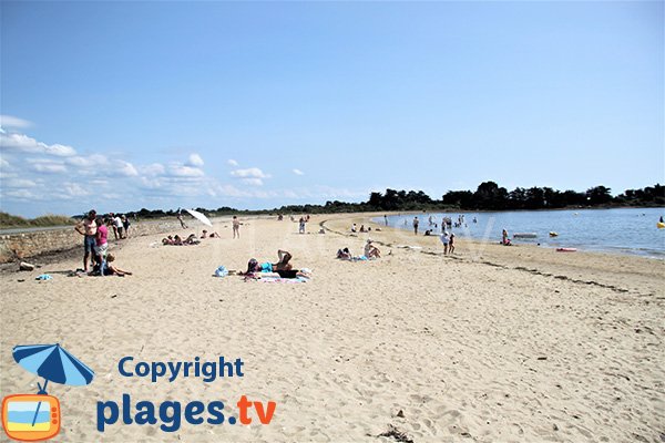 Photo de la plage de Rudevent en été sur l'ile d'Arz