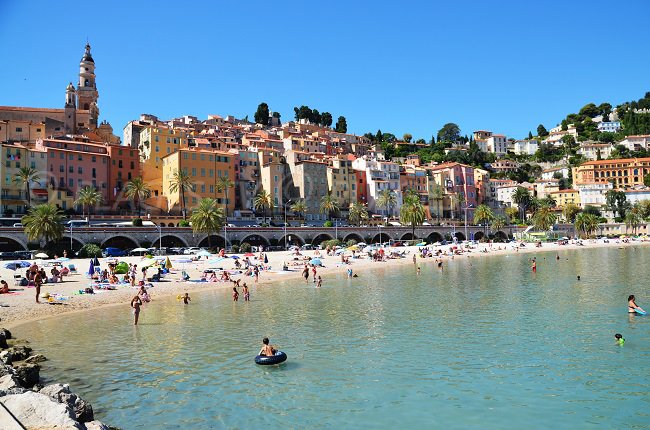 Plage dans le centre de Menton - Les Sablettes