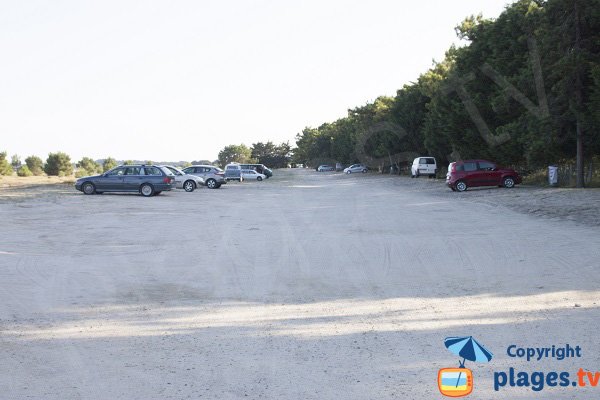 Car park of Sables Blancs beach - Plouharnel