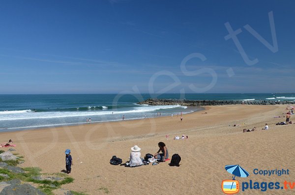 Plage des sables d'Or sur l'esplanade des Gascons