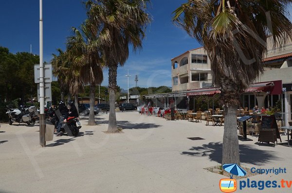 Restaurant sur la place Saint Elme - La Seyne