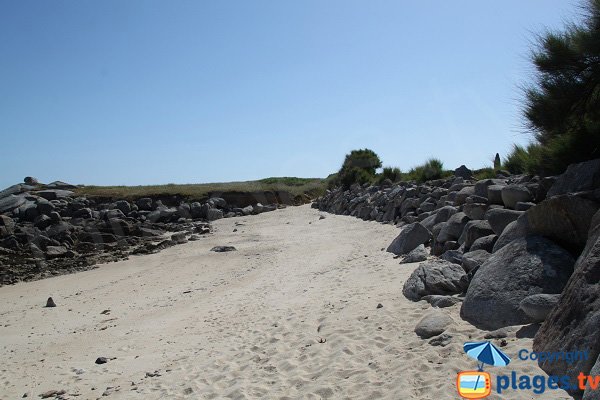 Enrochement sur le littoral de Plouescat