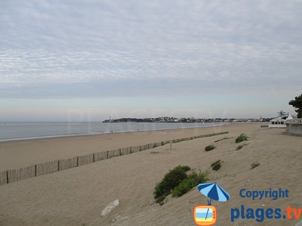 Plage avec dunes à St Georges de Didonne