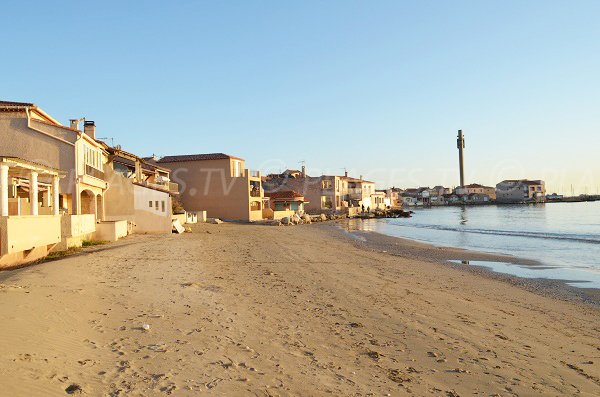 Foto della spiaggia di Saint Gervais e faro di Fos sur Mer