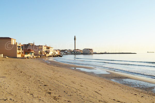 Spiaggia nel centro di Fos sur Mer