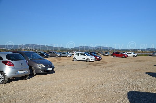 Parking de la plage des Salins