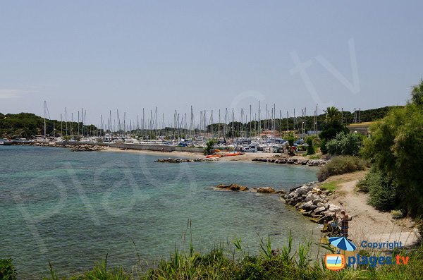 Photo de la plage des Salins sur l'ile des Embiez