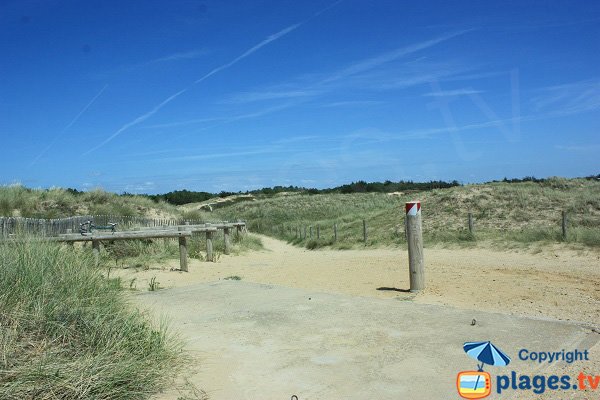 Accès à la plage des Salins de Saint Hilaire - Vendée