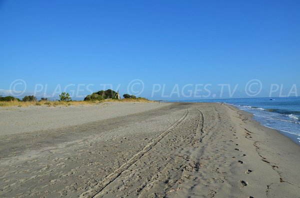 La separazione tra le due zone della spiaggia di San Pellegrino