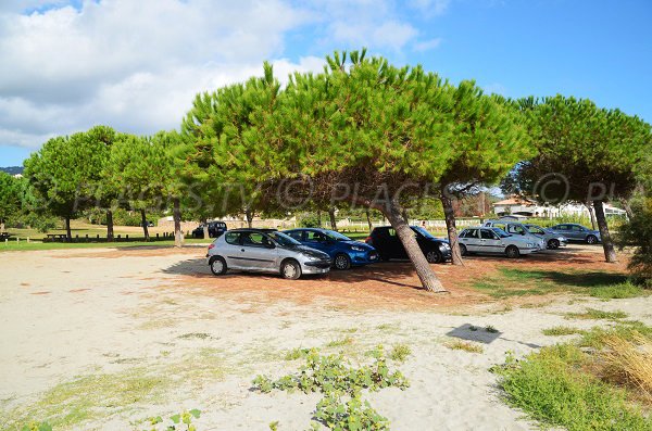 Parking de la plage de Santa Lucia di Moriani