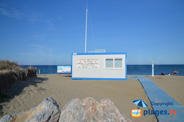 First aid station of Sardinal beach