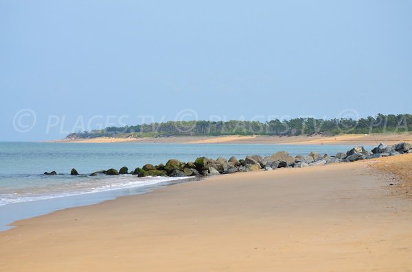 Plage au niveau de la pointe des Saumonards