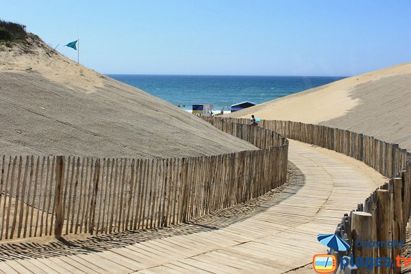 Access to Sauveterre beach in Olonne sur Mer in France