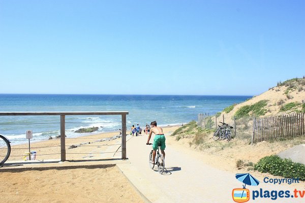 Access to Pierres Noires beach in Olonne sur Mer in France