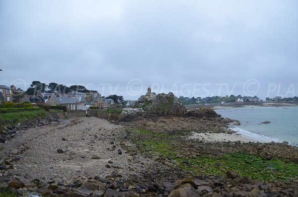 Plage à côté de la sentinelle de Port Blanc