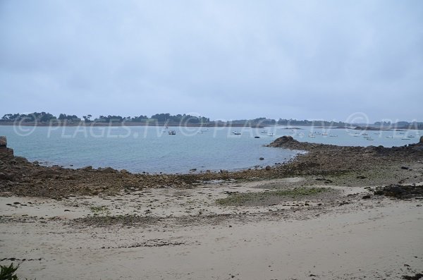 Photo de la plage à côté du rocher des voleurs à Port-Blanc