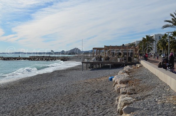 Plage privée sur la plage de la Serre à Cagnes sur Mer