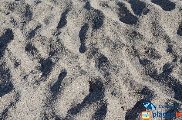 Sable sur la plage de Sevani