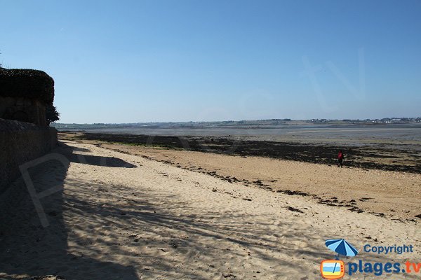 Beach of Sibiril in Carantec at low tide