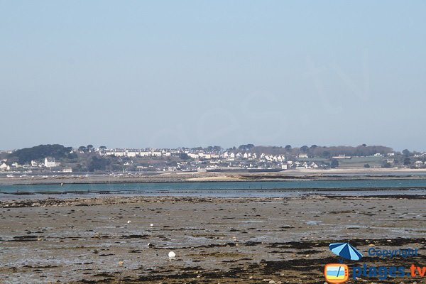 Vue sur St Pol de Léon depuis Carantec