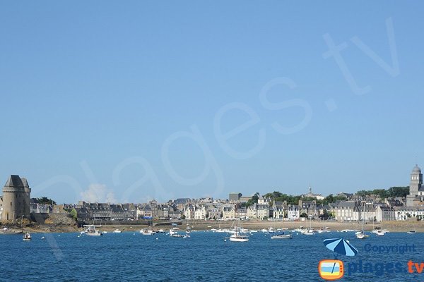 Strand von Solidor in St. Malo von Dinard aus gesehen