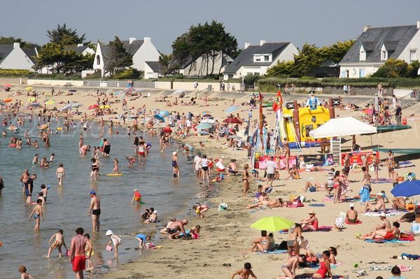 Photo of main beach of Mesquer in France