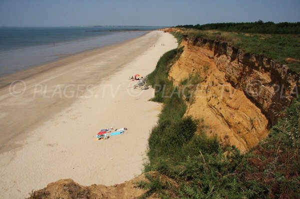 Cliffs of Source beach in Pénestin - France