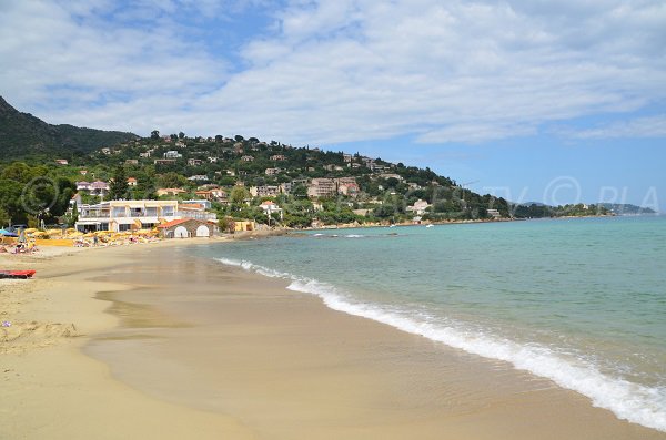 Spiaggia del St Clair e vista sulla punta della Fossette