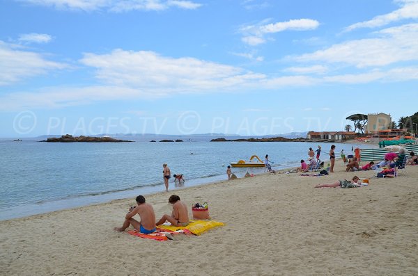 Pointe de Nard Viou depuis la plage du Lavandou