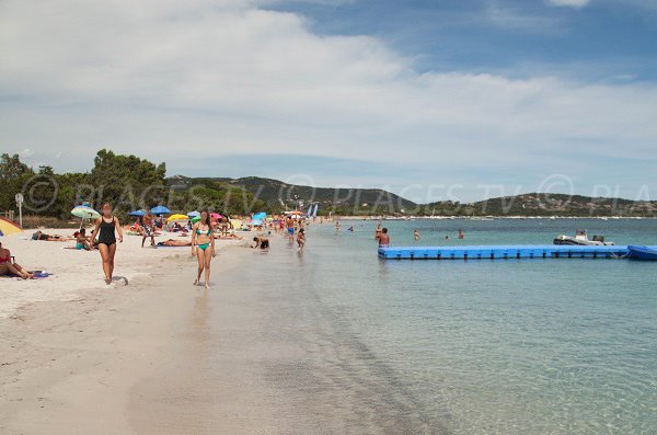 Plage la plus fréquentée de St Cyprien en Corse