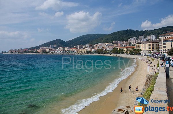 Plage de St François et vue sur Ajaccio