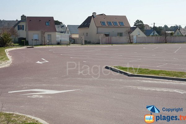 Parking of the supervised beach of St Germain sur Ay