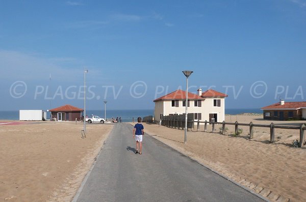 Access to St Girons beach