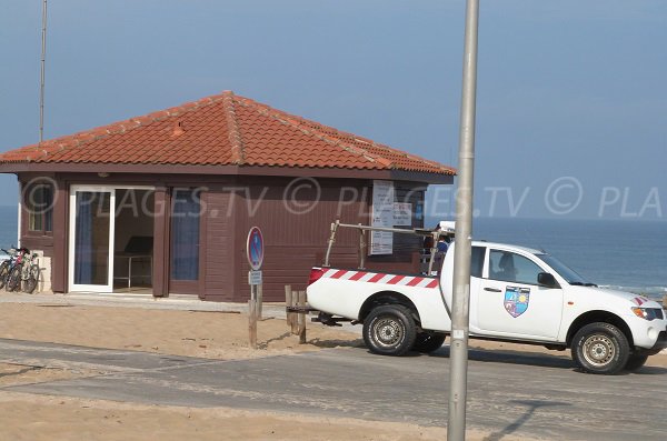 Poste de secours de la plage de Saint Girons dans les Landes