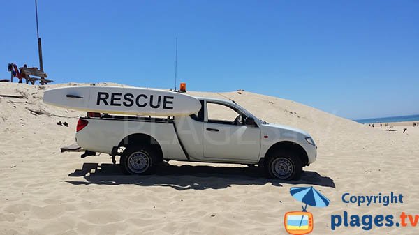 Rescuers car in St Girons