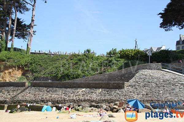 mur de soutènement de la plage de Douarnenez