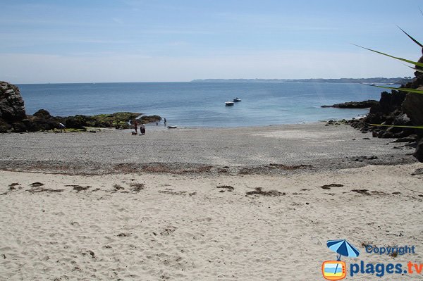 Photo de la crique du Port de St Julien au Palais - Belle Ile en Mer