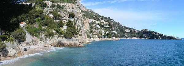 Panorama de la baie de St Laurent à Eze