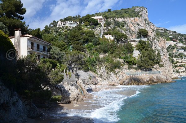 Plage de sable à Eze