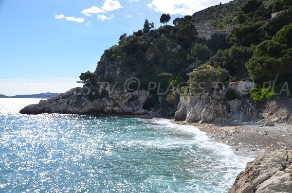 Plage de St Laurent d'Eze avec vue sur St Jean Cap Ferrat