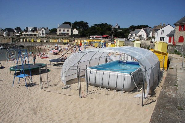 Swimming pool on Batz sur Mer beach