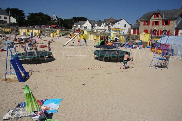 Aire de jeux pour les enfants sur la plage Saint Michel 44
