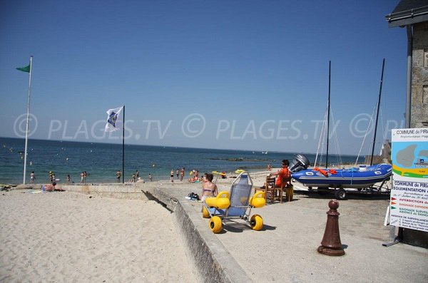 Access for people with reduced mobility on the beach of Piriac sur Mer