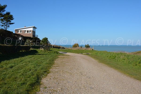 Area with picnic table in St Pierre en Port