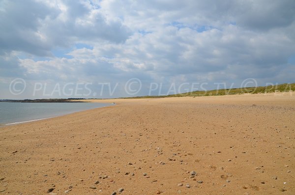 Photo of St Pierre beach in Locmariaquer (Morbihan)