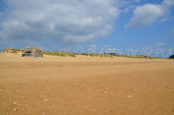 Blockhaus sur la plage de Locmariaquer - St Pierre