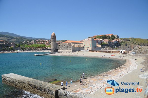 Blick auf die Strände von St-Vincent und Boramar in Collioure