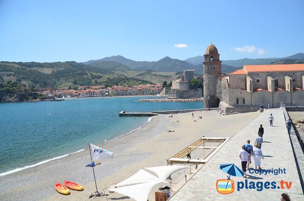 Saint-Vincent beach with castle of Collioure