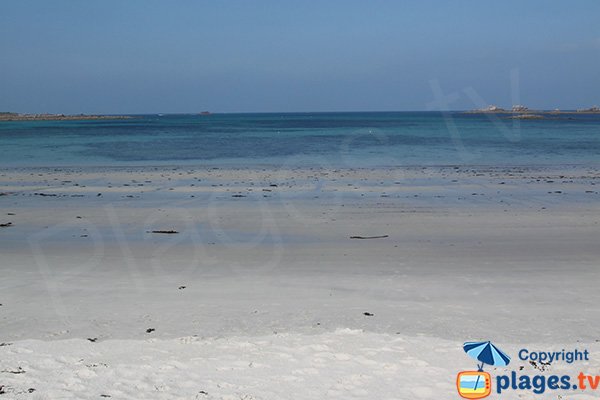 Plage de sable blanc à Santec