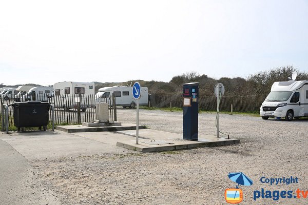 un’area di sota per i camper a Berck